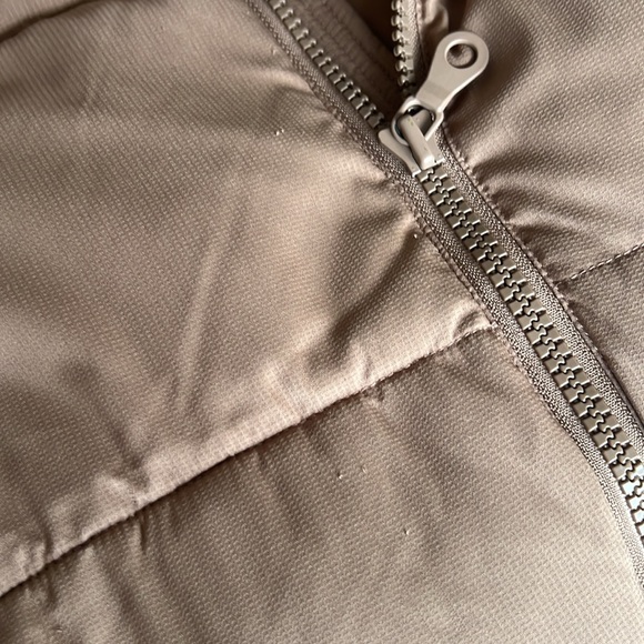 Girlfriend Collective Everyone Puffer Vest in Coffee - Picture 4 of 7